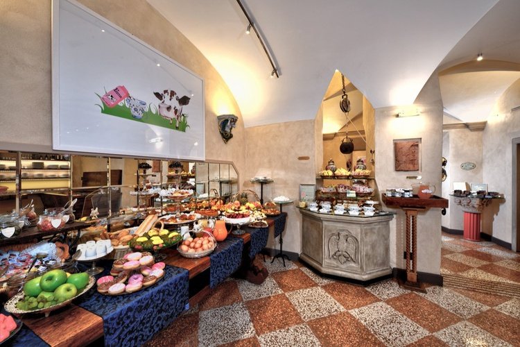 Restaurant buffet  Art Hotel Commercianti Bologne