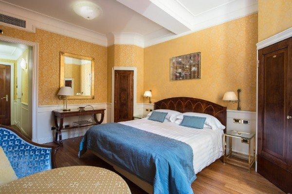 Chambre Deluxe Art Hotel Orologio Bologne Chambre Deluxe Art Hotel Orologio Bologne