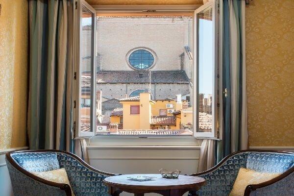 Suite Deluxe Sulla Via Della Seta Art Hotel Orologio Bologne Suite Deluxe Sulla Via Della Seta Art Hotel Orologio Bologne